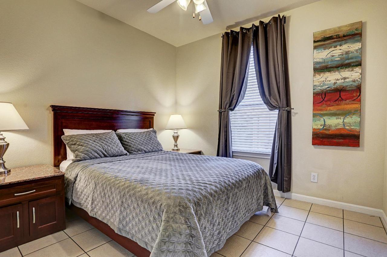 Villa Corporate 2 Bedroom Suite Furnished Condo Хюстън Екстериор снимка